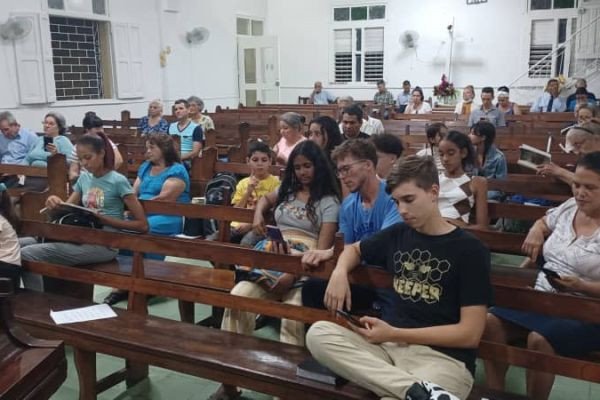 Cuba se une en oración: Vigilia Nacional ilumina la madrugada del pueblo adventista
